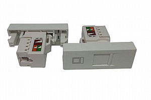 14120 פנל לגרנד עם שקע RJ-45 ותריס אטימה 14120 פנל לגרנד עם שקע RJ-45 ותריס אטימה
