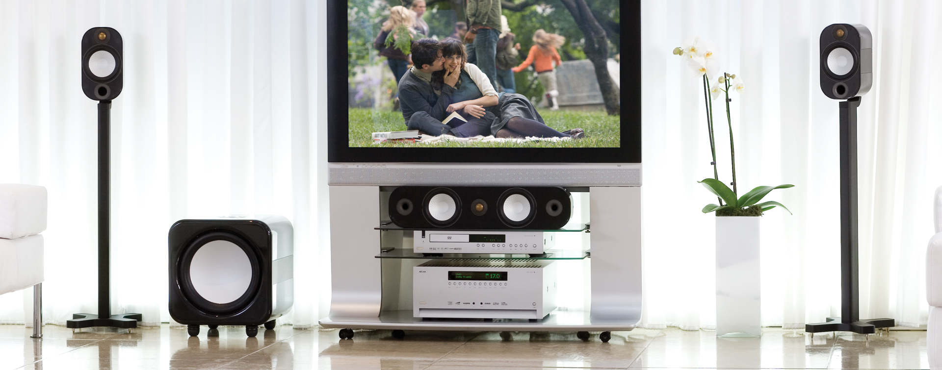 Monitor Audio A40 Center Lifestyle
